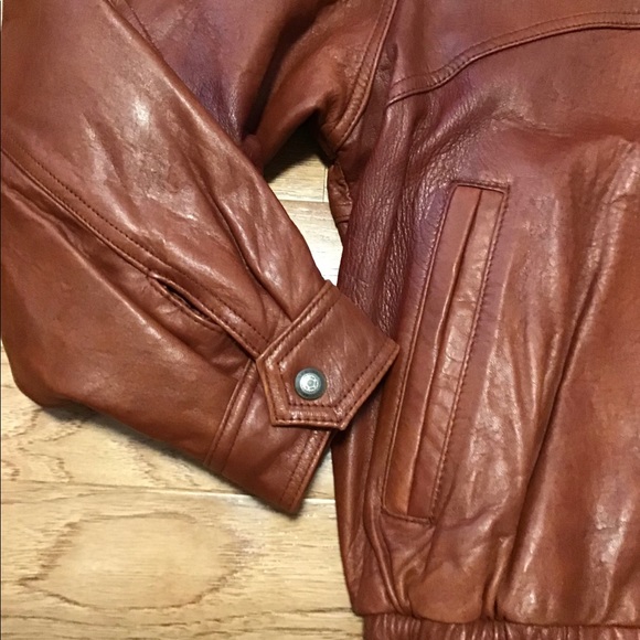 ❗️VINTAGE LEATHER SUPER SOFT BOMBER - Picture 7 of 15